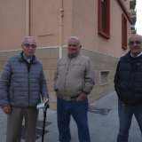 �Queste palazzine furono costruite nel 1943 ed erano destinate ai militari�, ci raccontano Franco, Michele e Ferdinando, tre simpatici �giovanotti� di 70 anni che abitano qui da sempre
